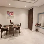 Modern Luxury Retreat: 2-Bedroom Apartment In The Heart Of Marrakech