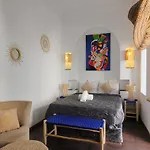 Riad Pierres Et Saveurs Soleil