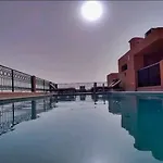 Appartement Raffine Idealement Situe Avec Piscine