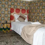 Riad Yenna