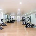 10 Min Menara Airport, Appartamento Con Piscina