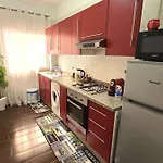 Appartement 2 Chambres A Gueliz, Clim, Piscine, Parking Sous Terrain Prive