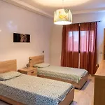 Two Bed Luxury Appt With Air Conditioning Parking And Pool