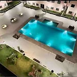 City Center Flat With 2 Pools