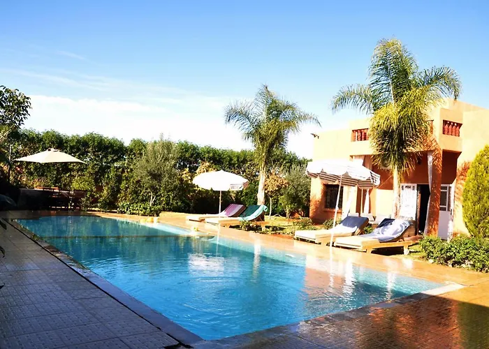 Jolie Villa Moderne Avec Piscine Privee.