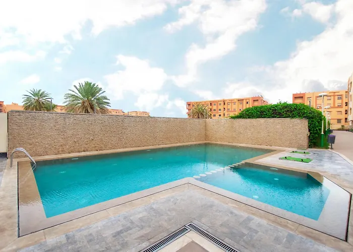 10 Min Menara Airport, Appartamento Con Piscina
