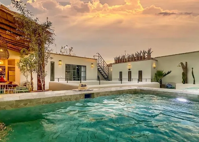 Riad Louisa Spa, And Pool