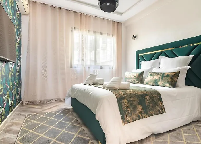 C-Appartement De Luxe Plein Centre De Gueliz Avec Piscine Parking Wifi Netflix