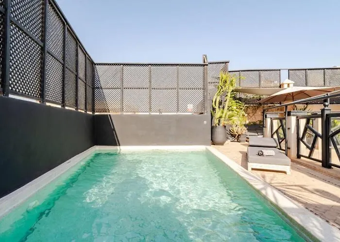 Riad Basidi Piscine Chauffee Sur Le Toit De La Medina