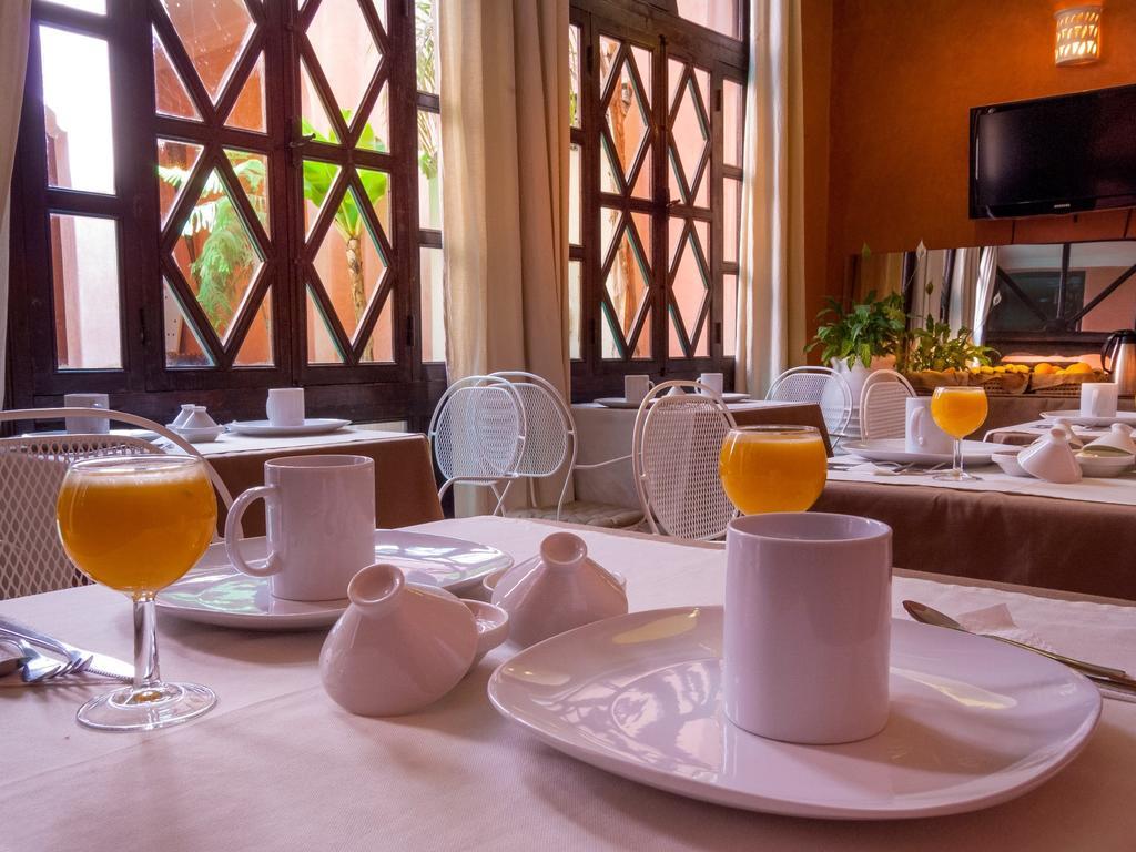 Aderbaz Riad 3*