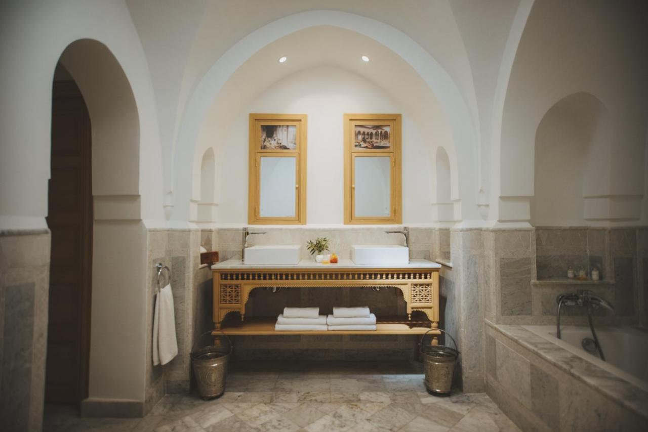 Les Deux Tours Hotel 5*