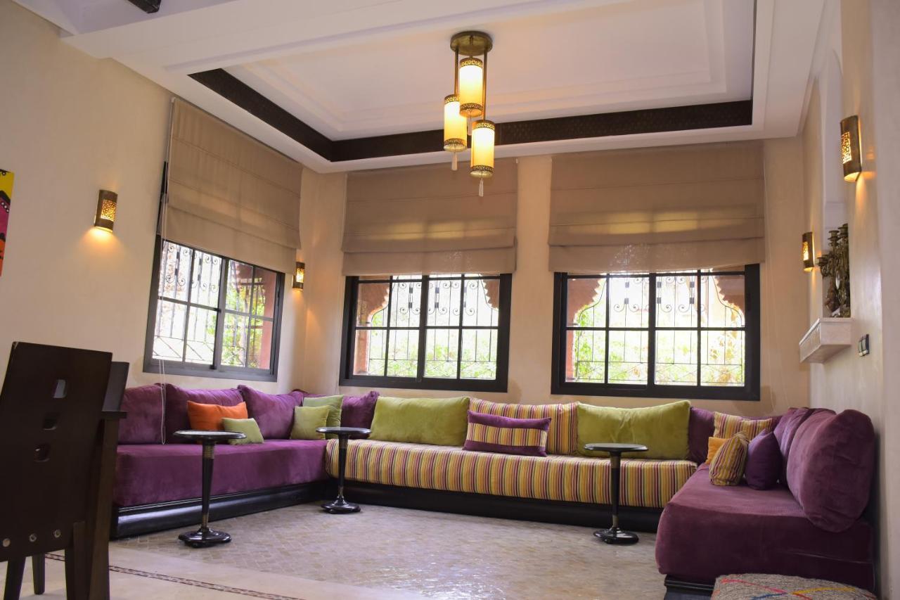 Capstay Riad