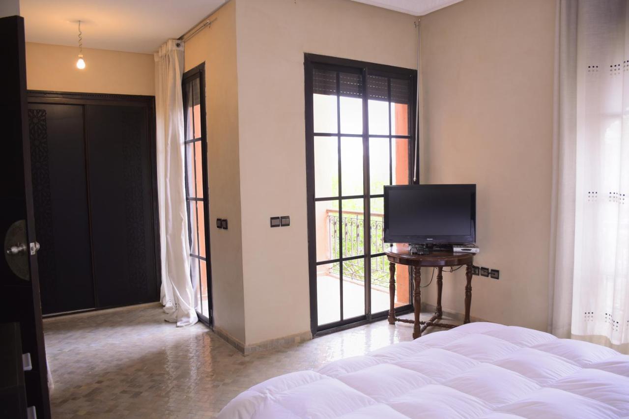 Capstay Riad *