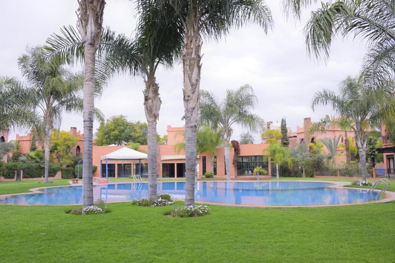 Capstay Riad *