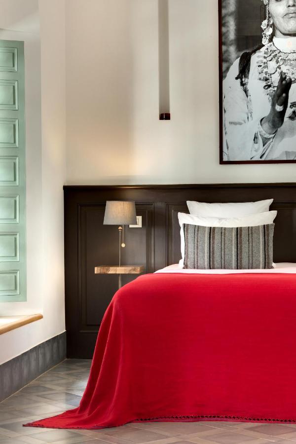 Antara Riad