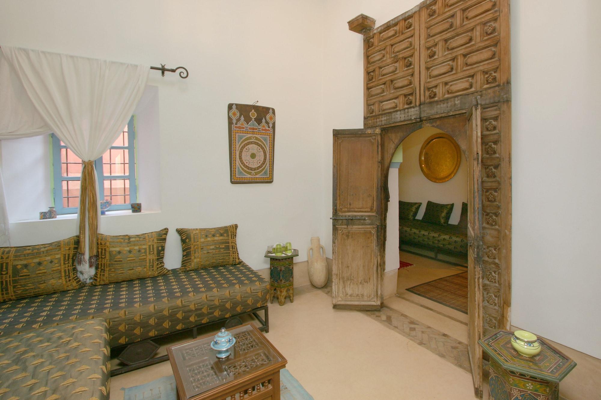 Karmela 4*