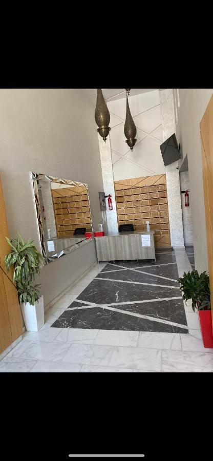 Avec Terrasse Au Calme En Plein Centre De Marrakech Tres Rare Apartment *