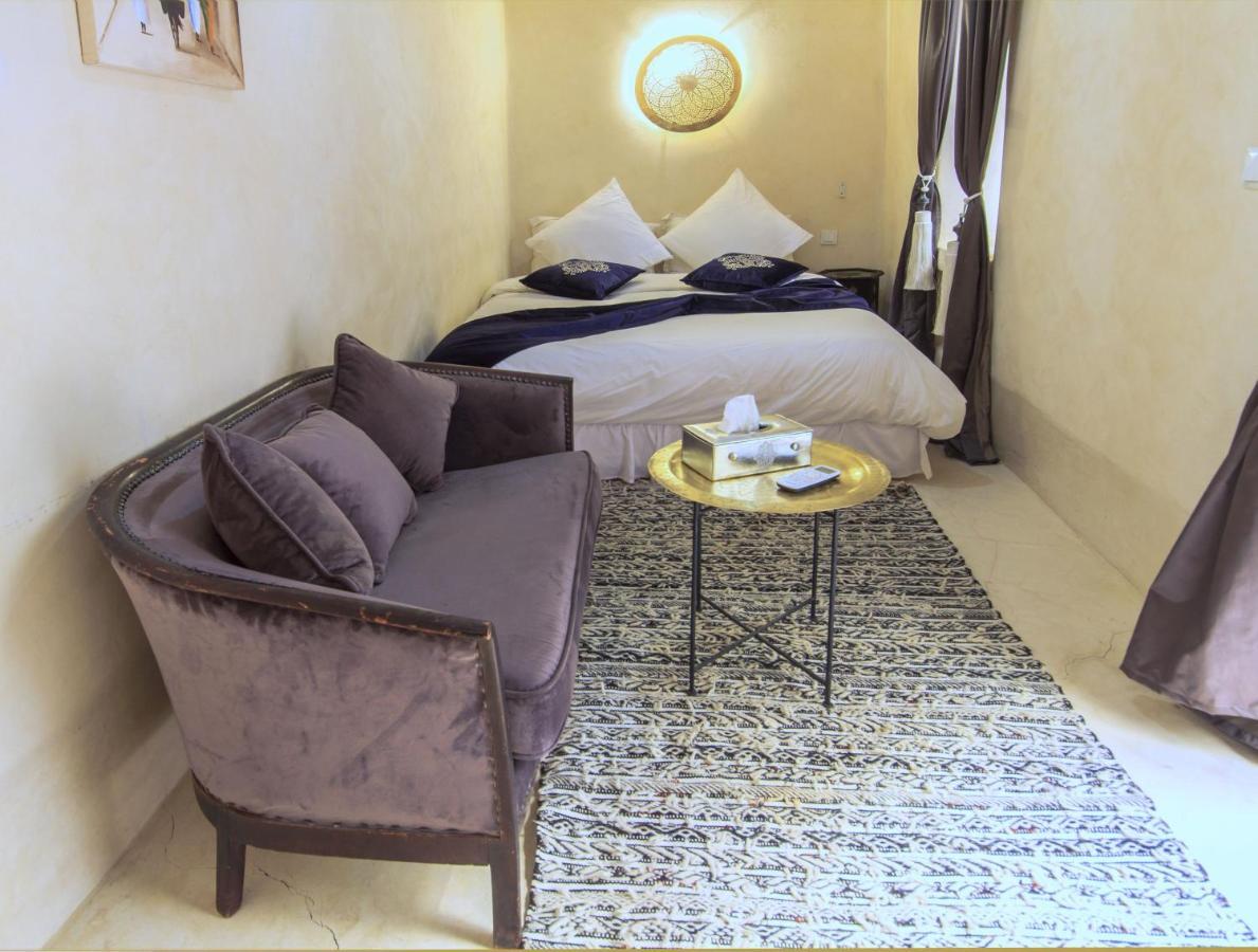 Couette-café La Porte De L'oasis 2*