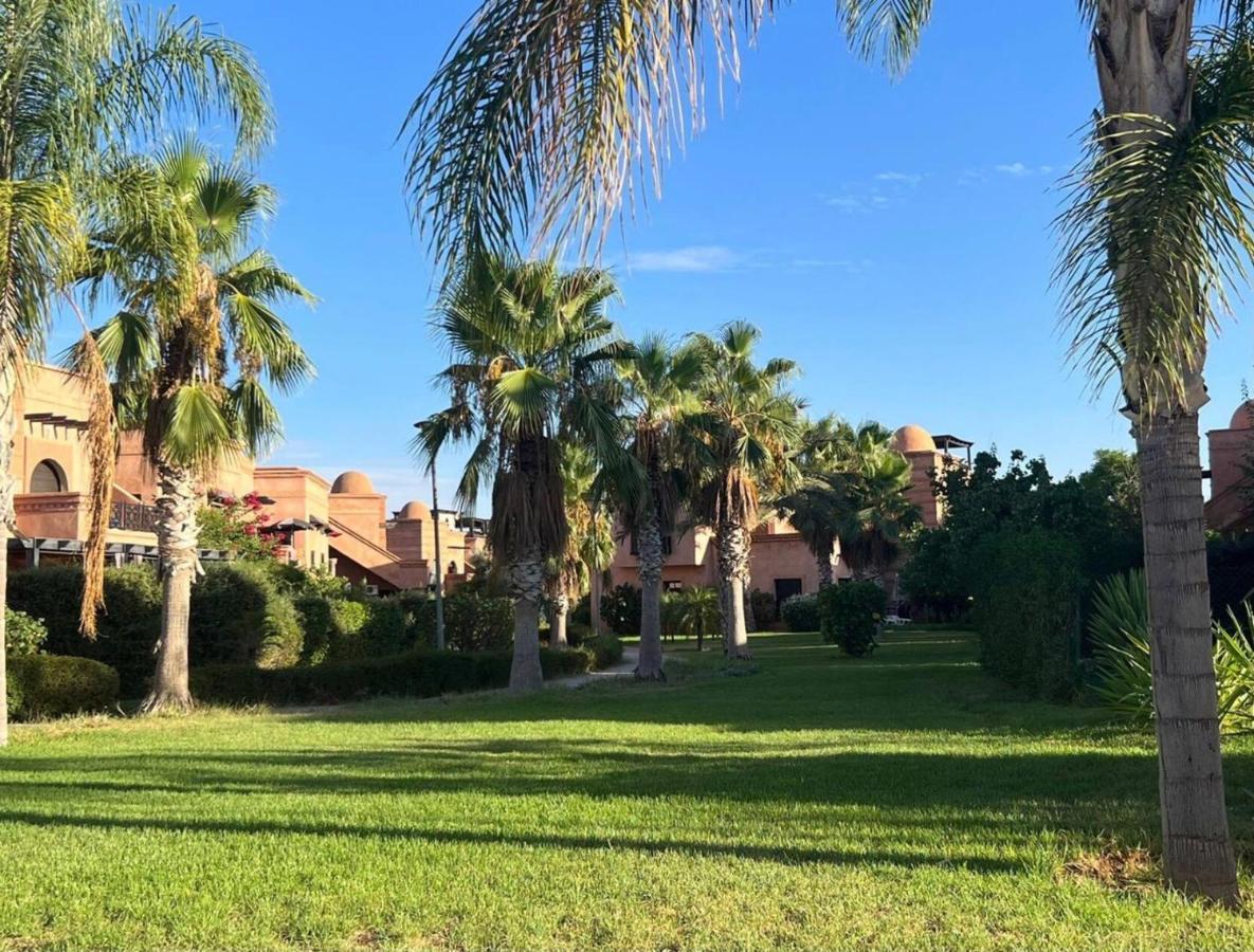 Dans Résidence Avec Golf, Piscine Appartement
