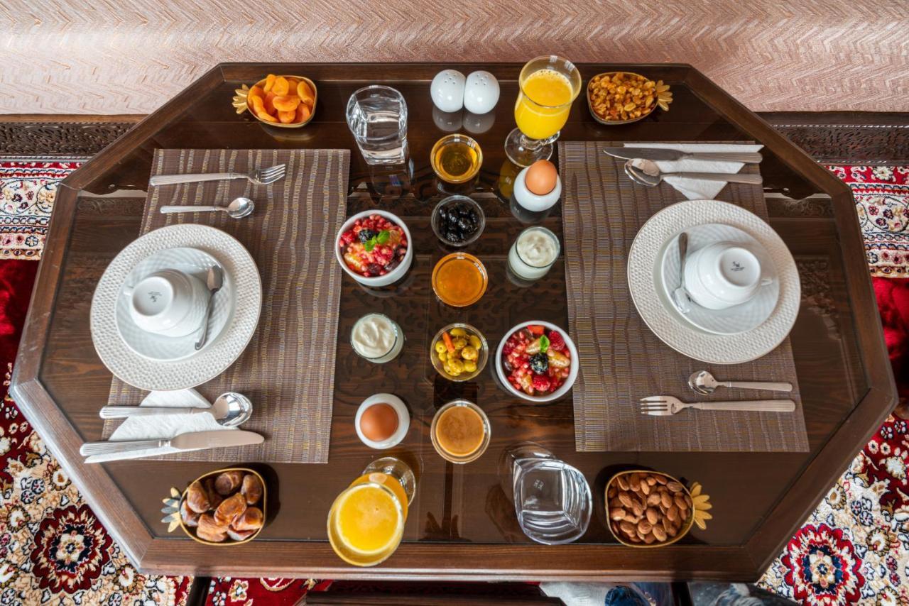 Yanis Guest house