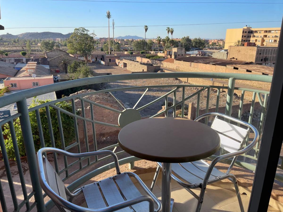 24 4em Etage Avec Balcon Apartment