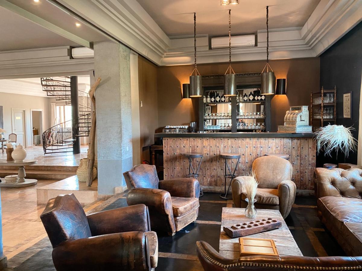 Villa Singuliere By Louhou Collection