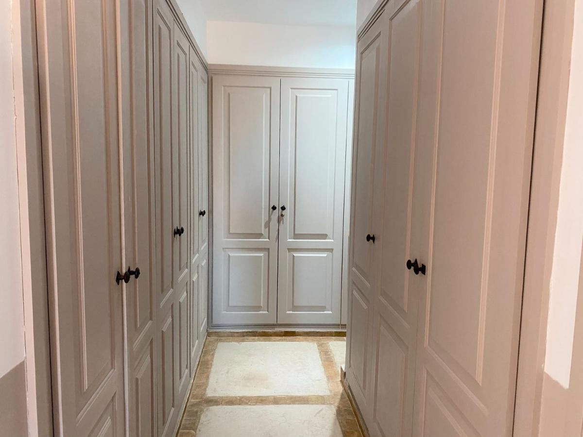 Villa Singuliere By Louhou Collection *