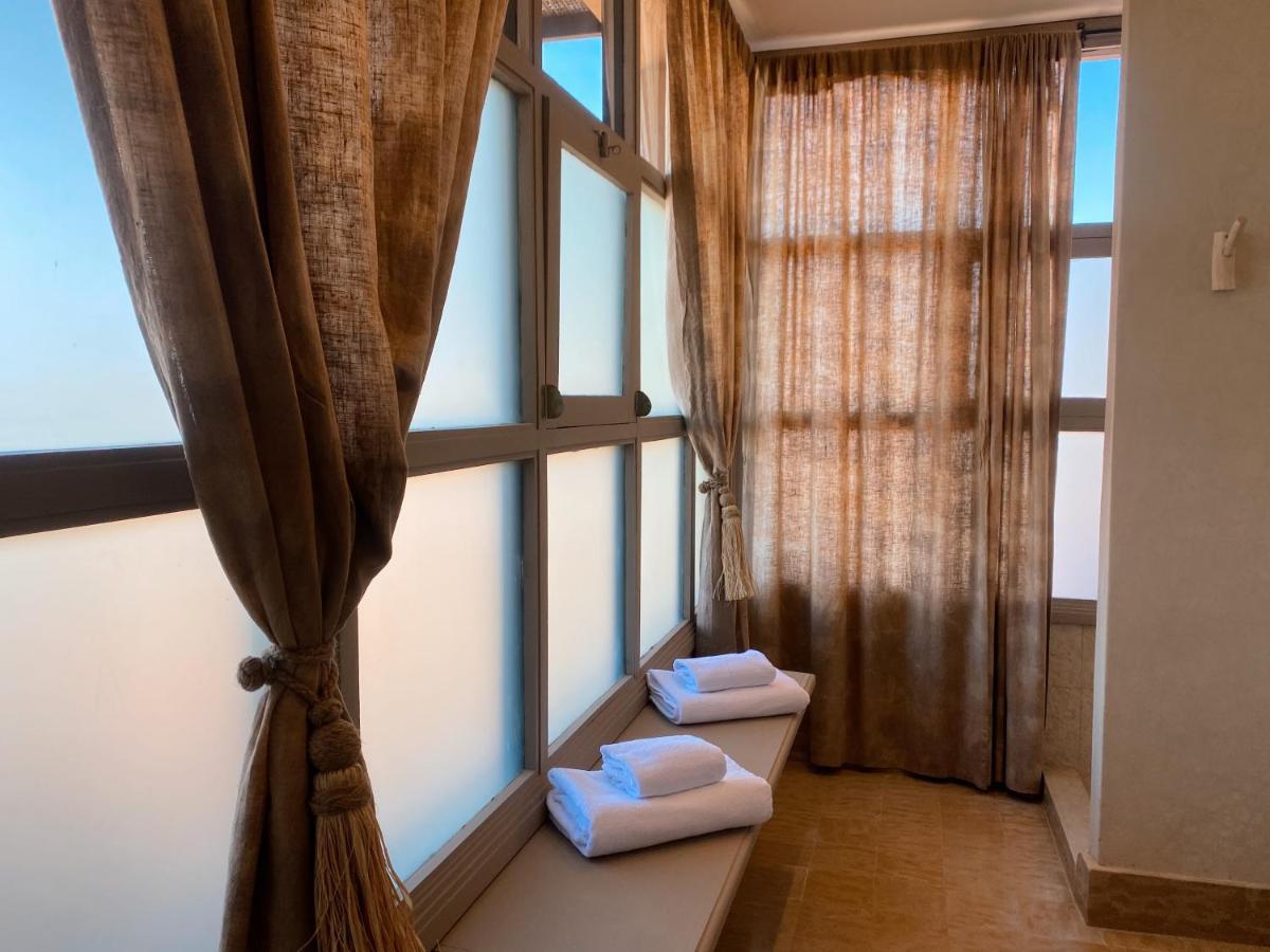 Villa Singuliere By Louhou Collection *
