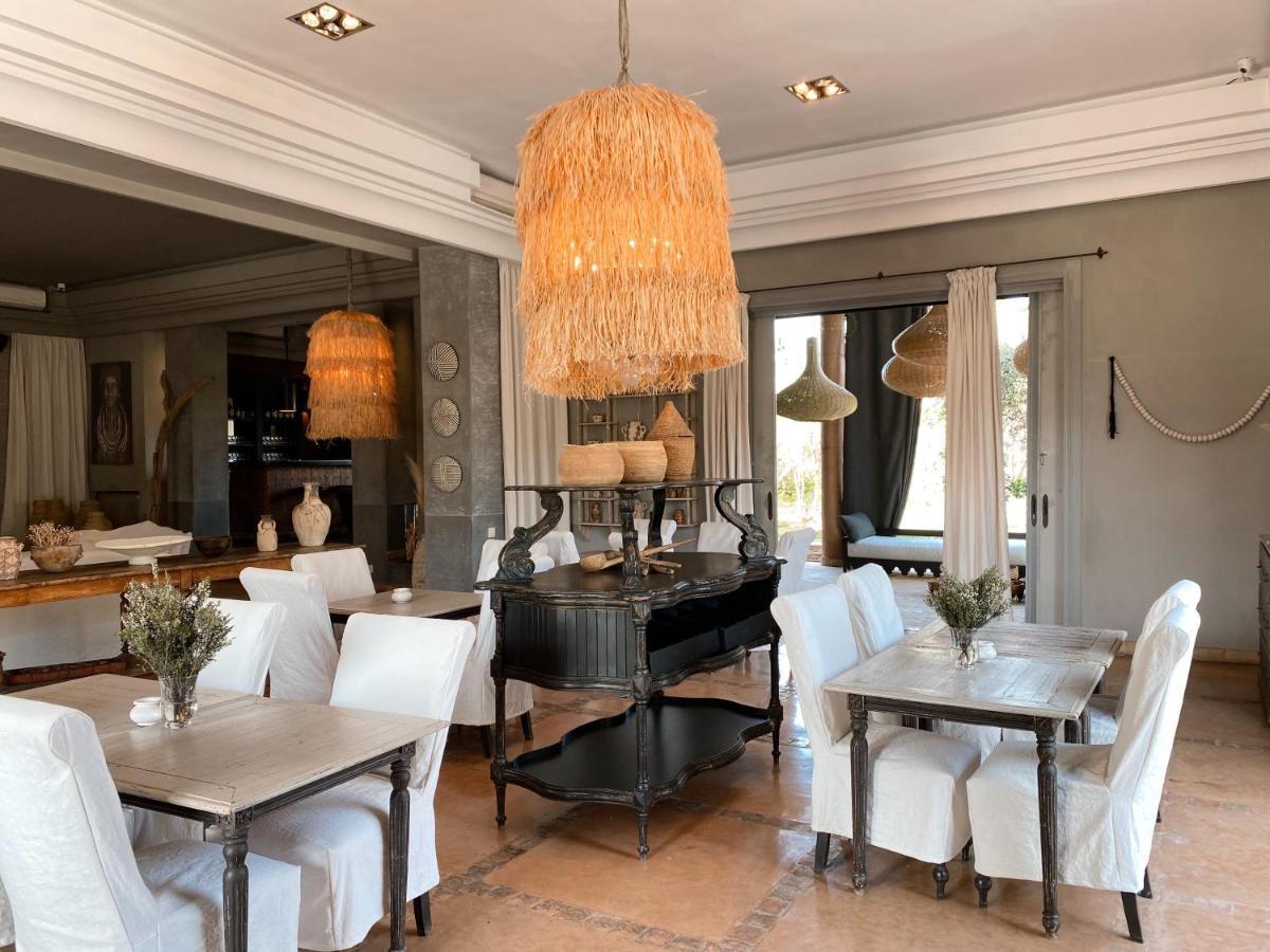 Villa Singuliere By Louhou Collection
