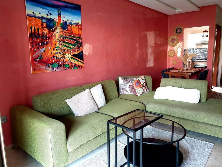 Very Charming Home, Garden, Great Location, Golf View & Direct Access Pool Apartment *