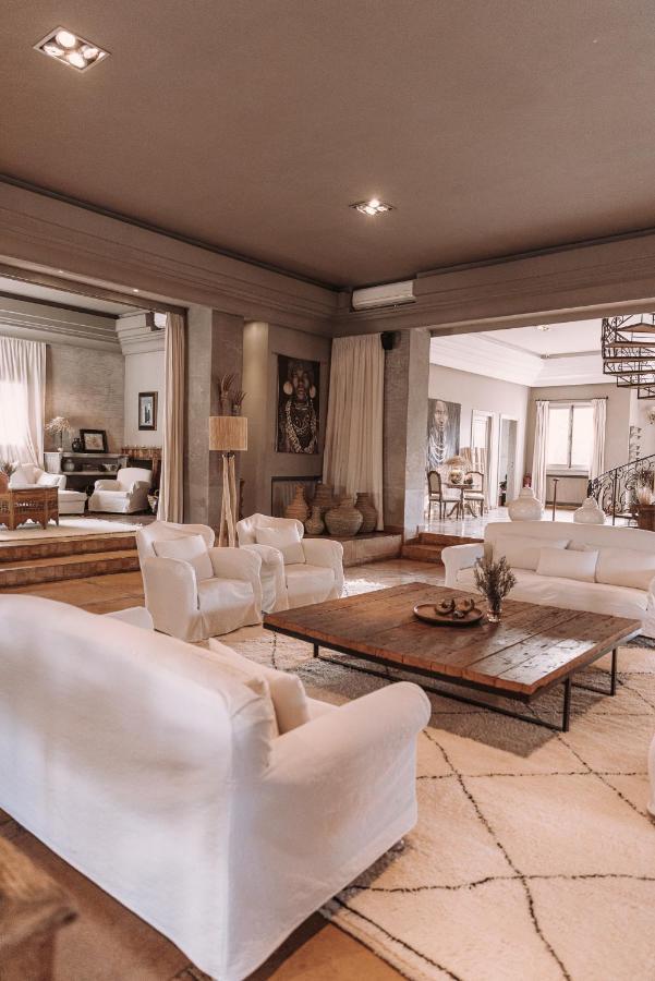 Villa Singuliere By Louhou Collection