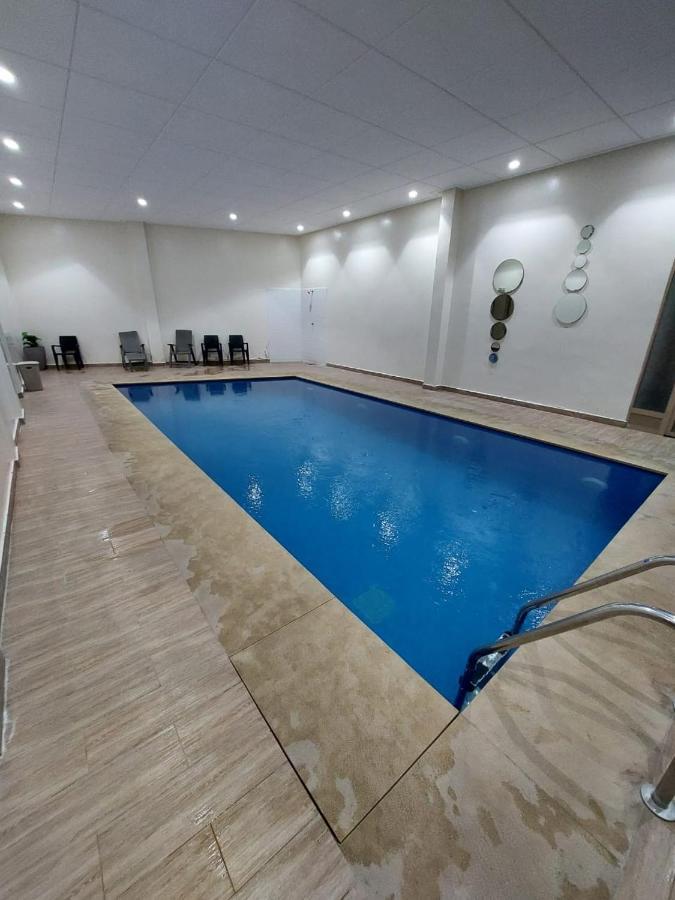 Appartement Stylish With A Pool In The Center Of *