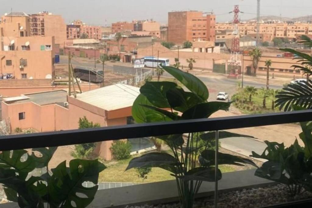 Apartment Et Bien Equipe Avec Piscine