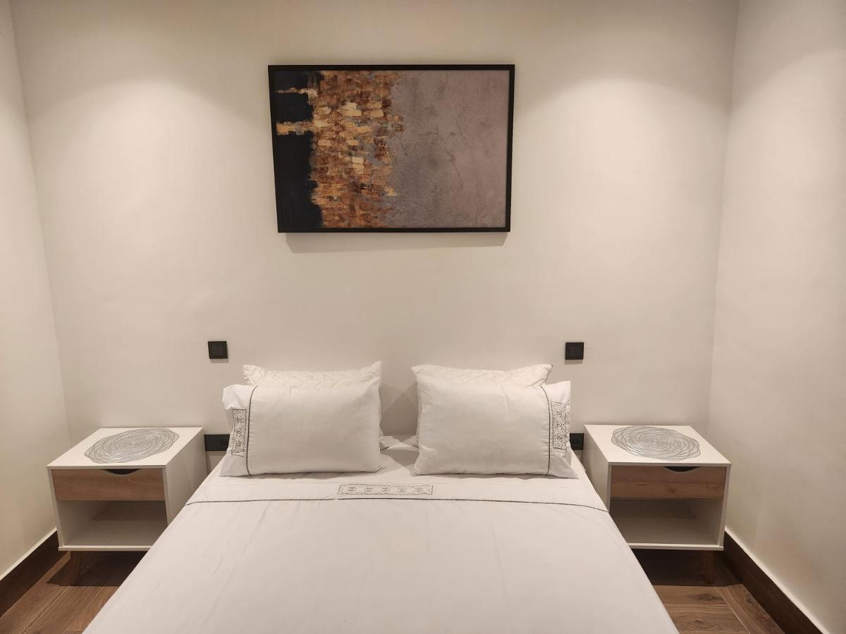 Apartment Modern Luxury Retreat: 2-bedroom In The Heart Of Marrakech Marrakesh