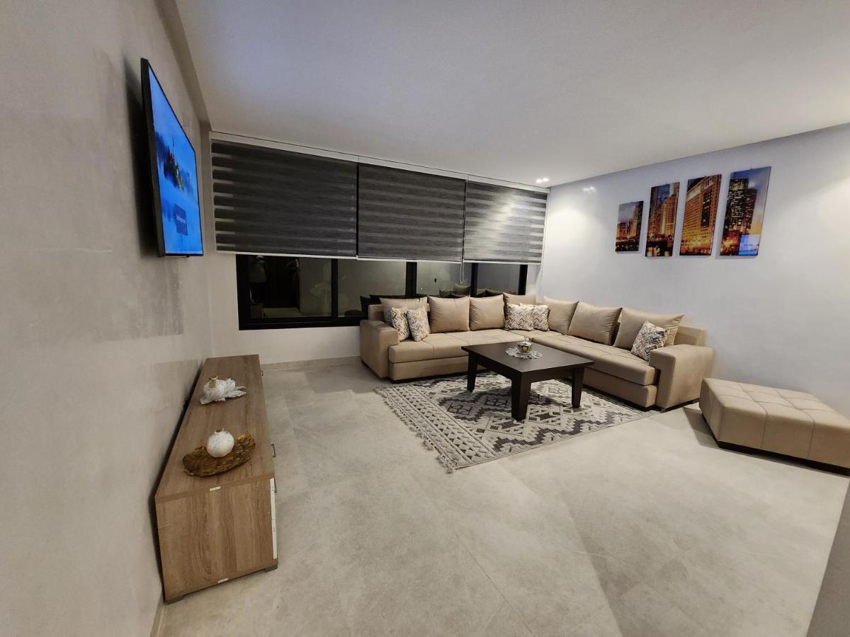 Modern Luxury Retreat: 2-bedroom In The Heart Of Marrakech *