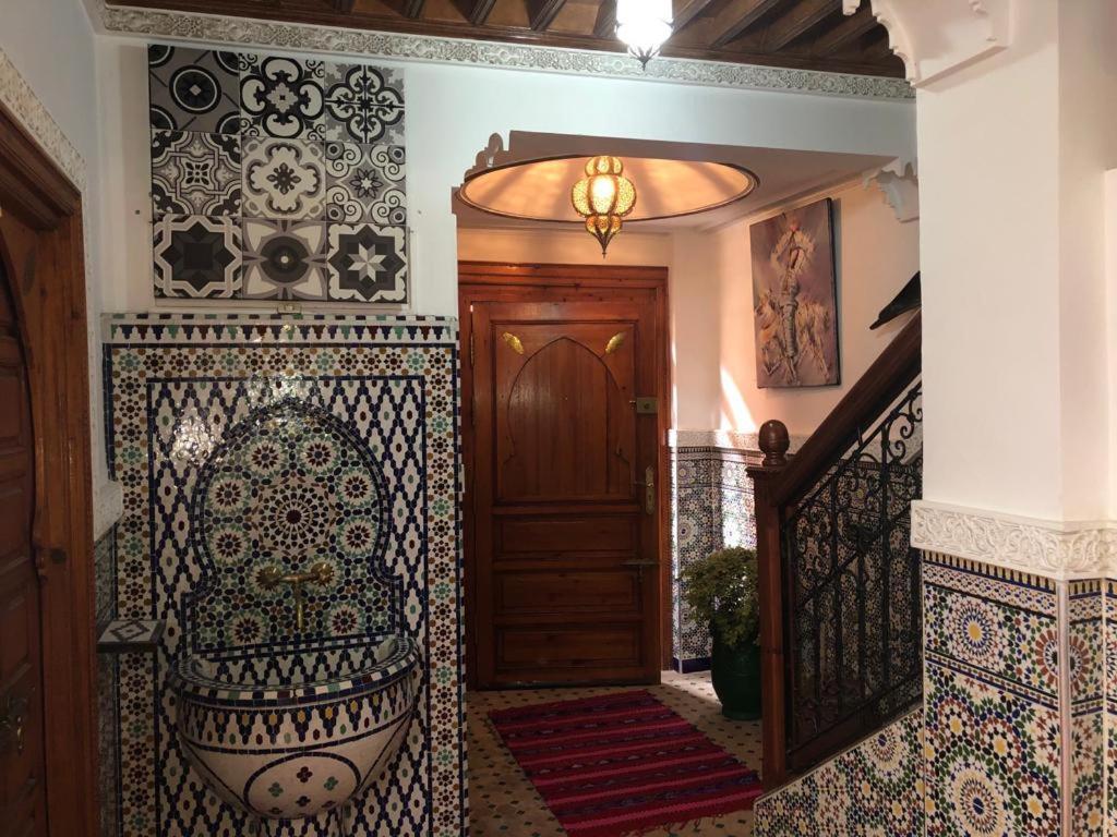 Amely Riad *