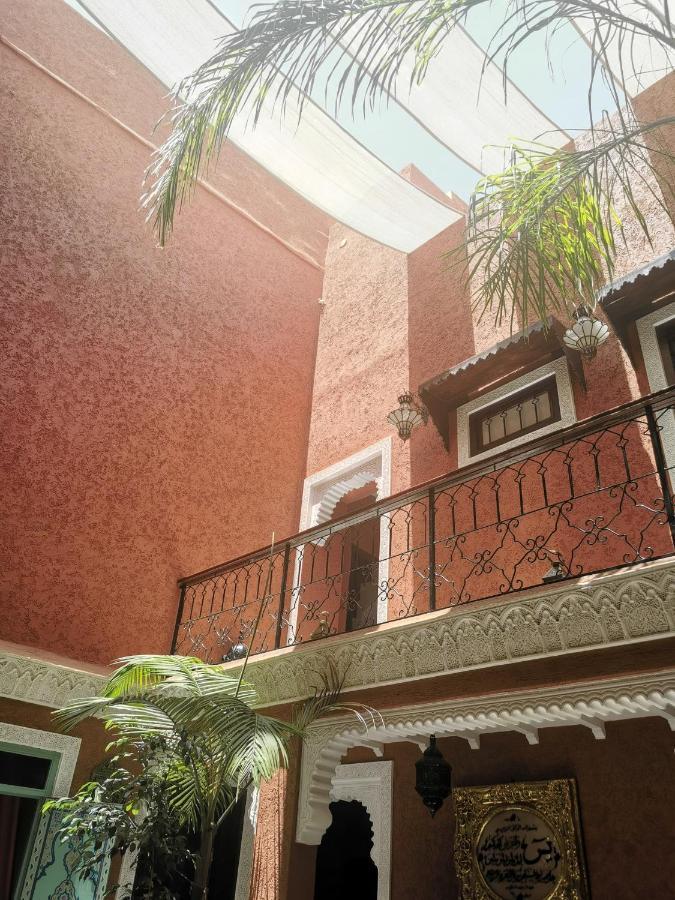 Dar Al Hayat *