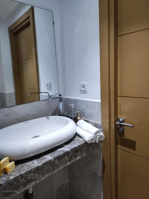 Appartement Plein Centre Marrakech, Grand Balcon Filant