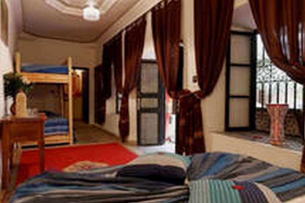 Azalia Riad 3*
