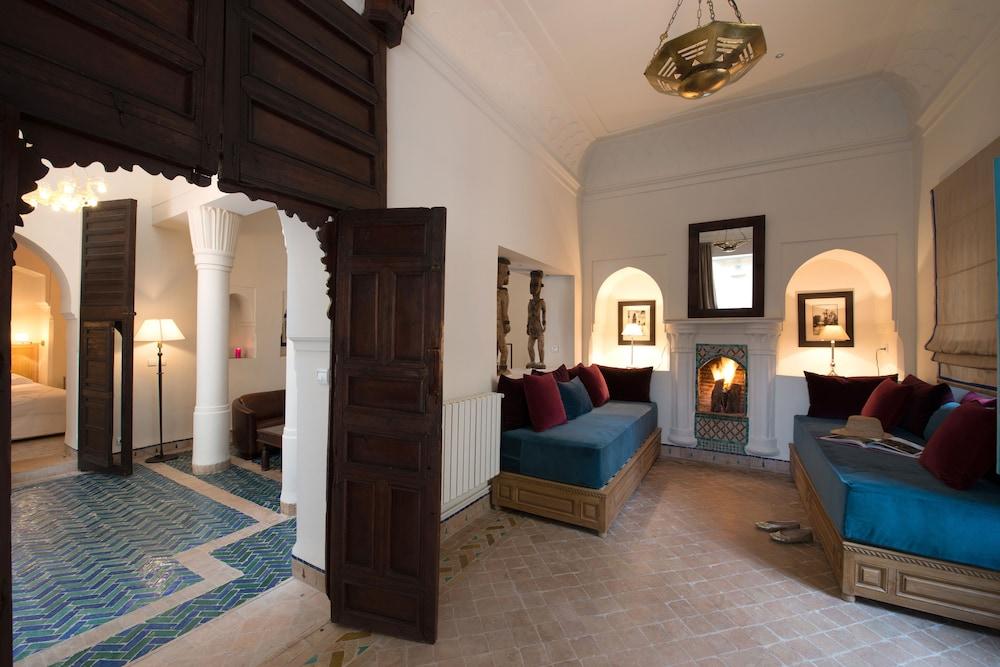 Hotel Les Deux Tours