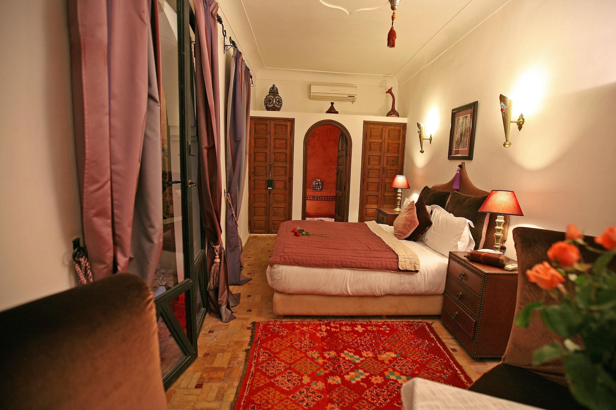 Laora Riad 4*