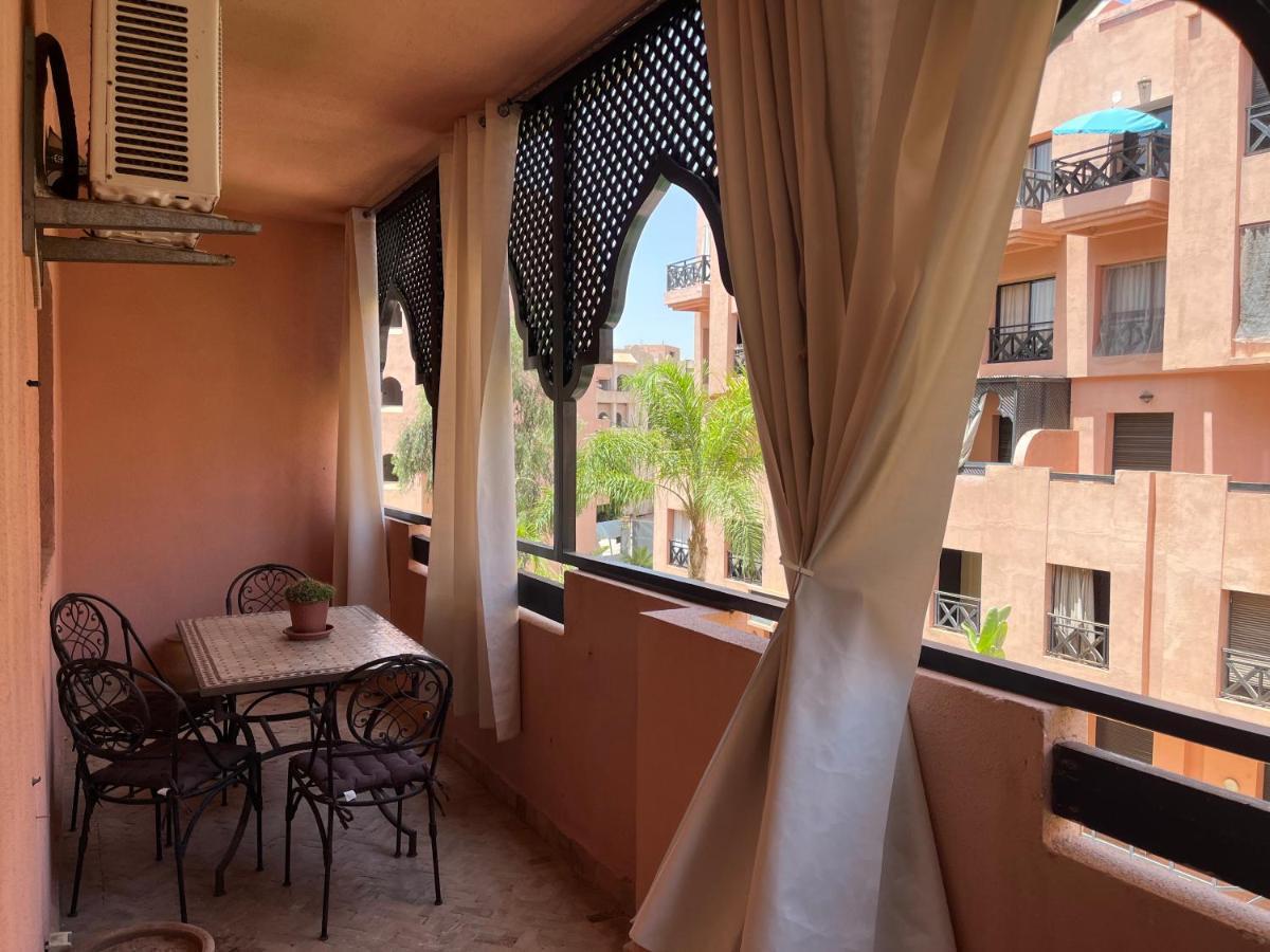 Touristique A 5 Piscines Apartment *
