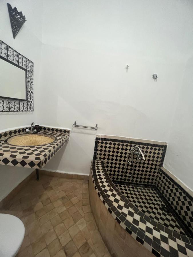 Riad Ago *