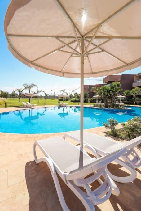 Apartment Cosy Appartemt Vue Sur Golf Et Montagne *