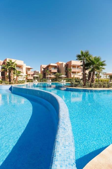 Apartment Cosy Appartemt Vue Sur Golf Et Montagne *