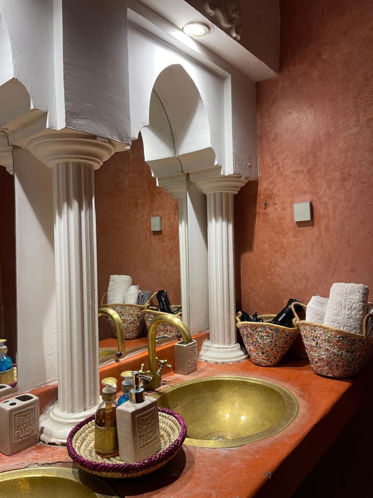 Riad La Caleche & Marrakesh