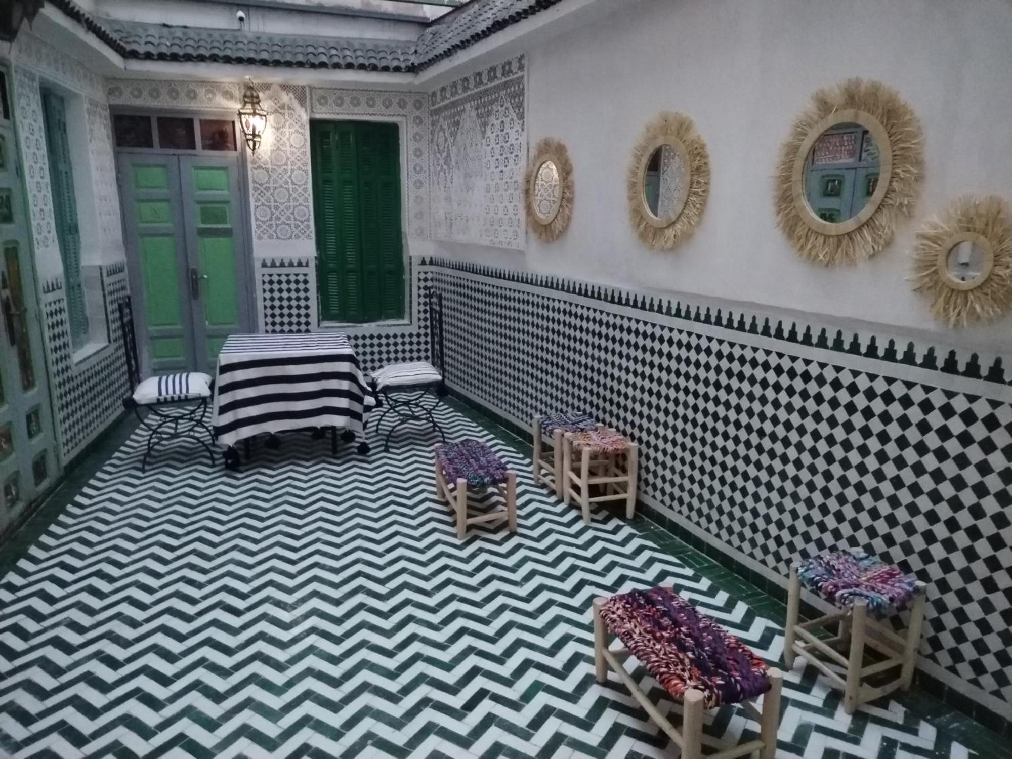 Guest house Dar Sarsar Artistic Music