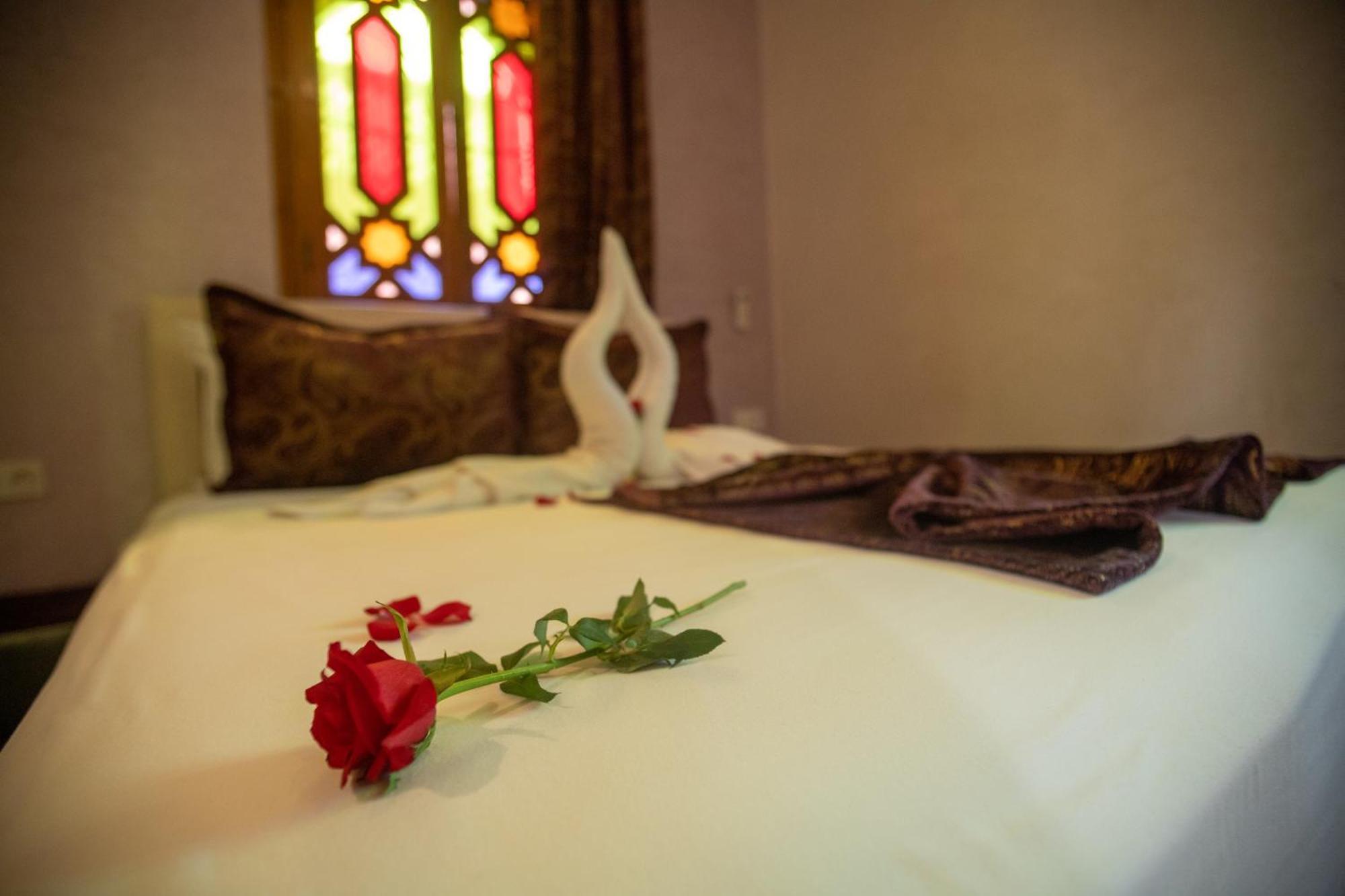 Petite Rose Marrakesh