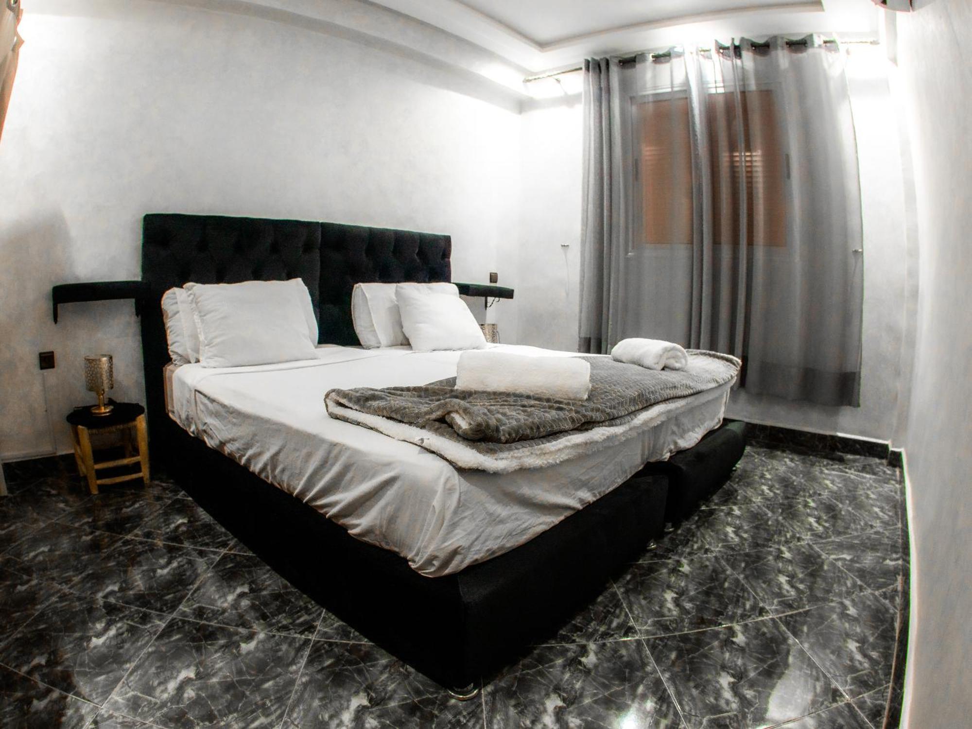 Qays Apartment *