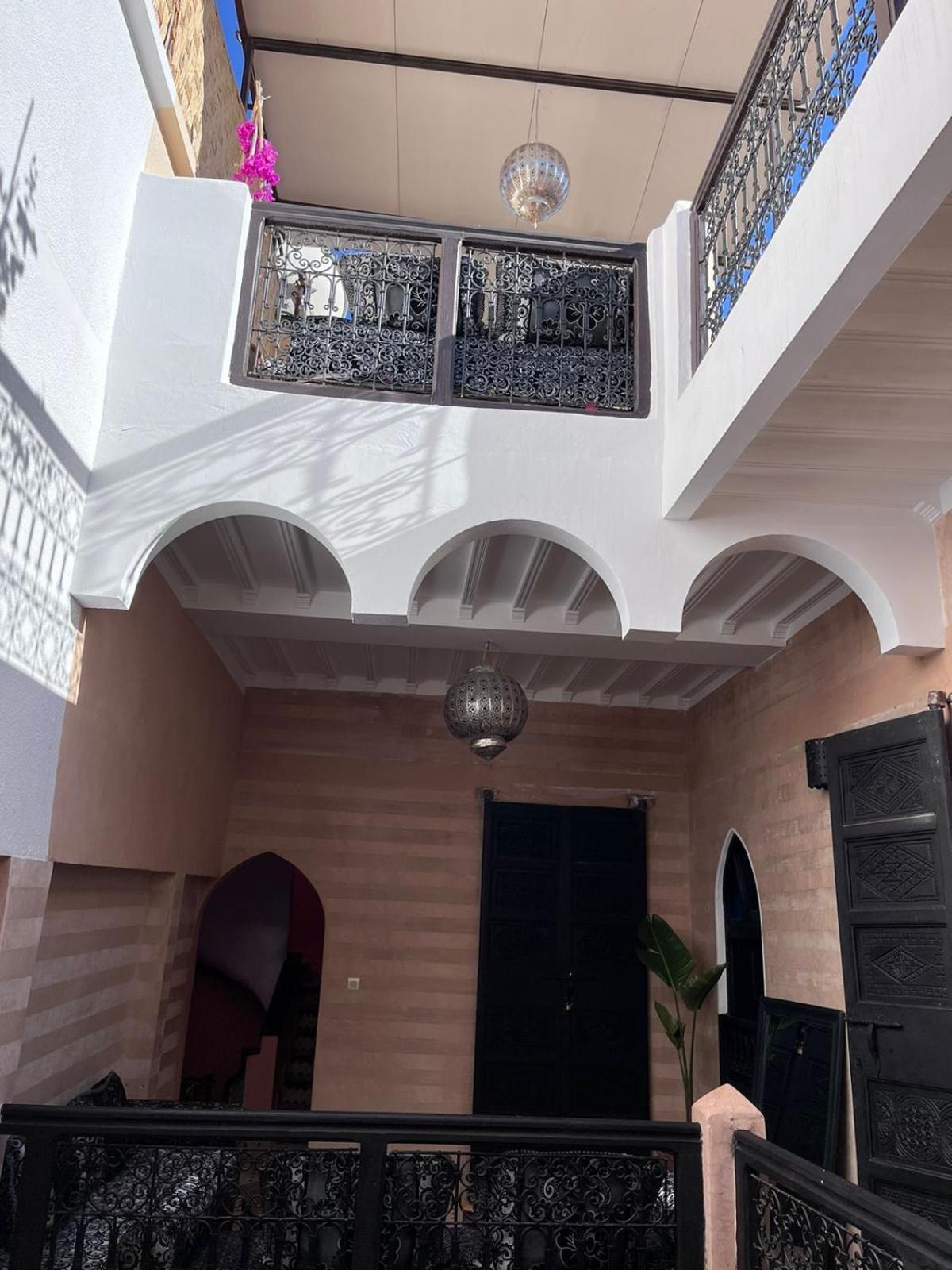 Black Doors Riad *